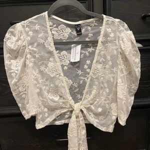 Windsor Tie Front Top